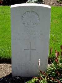 Klagenfurt War Cemetery - Adamson, Roylance Eric